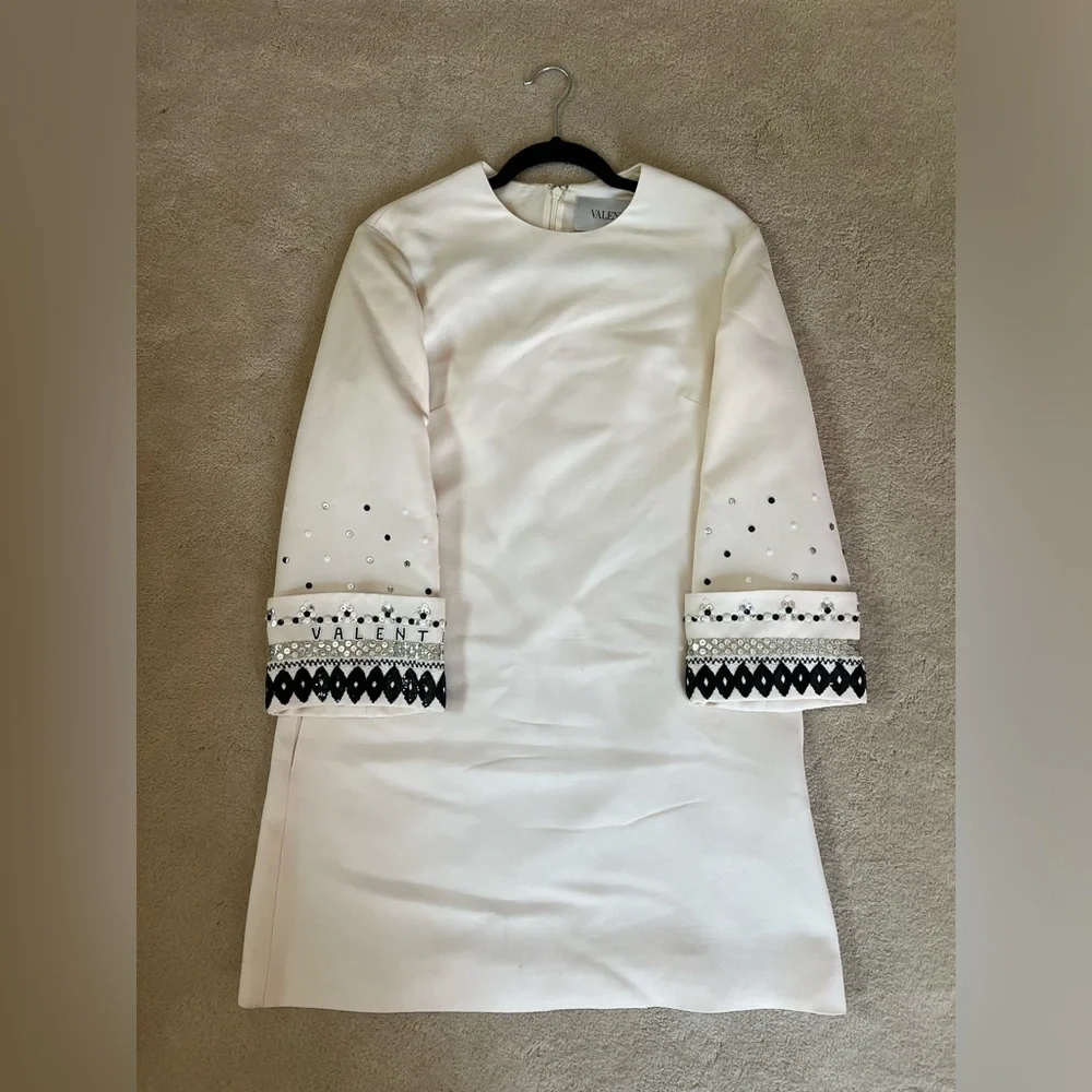 Valentino Dress, Size 40 (4 US) - Picture 7 of 11